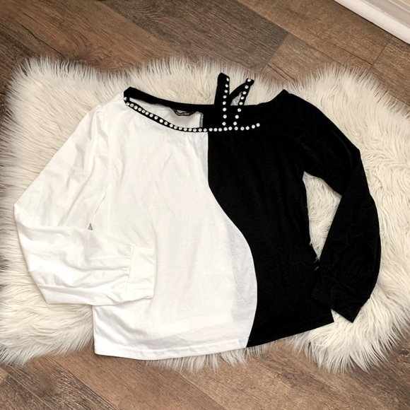 chicme Tops - Long Sleeve Asymmetrical Top